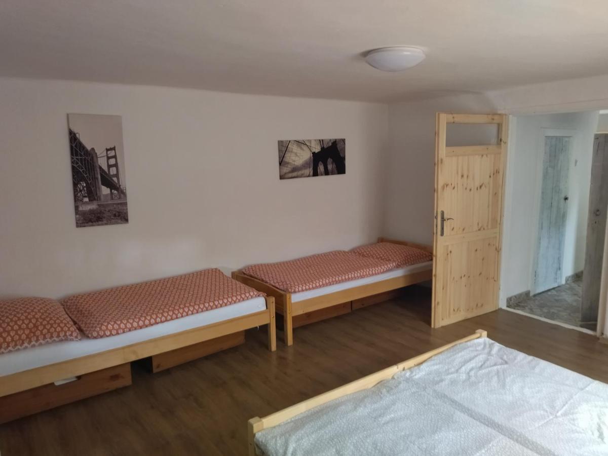 Ubytovanie Tibor Skarba Dunajská Streda Exterior foto