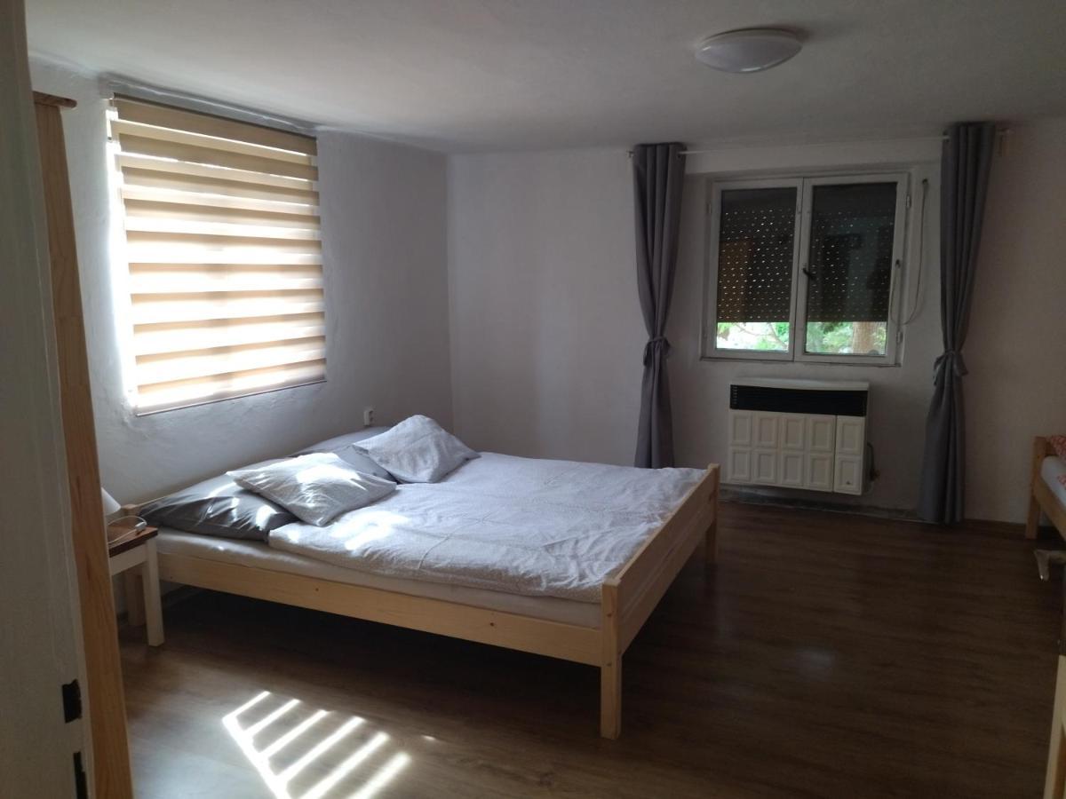 Ubytovanie Tibor Skarba Dunajská Streda Exterior foto